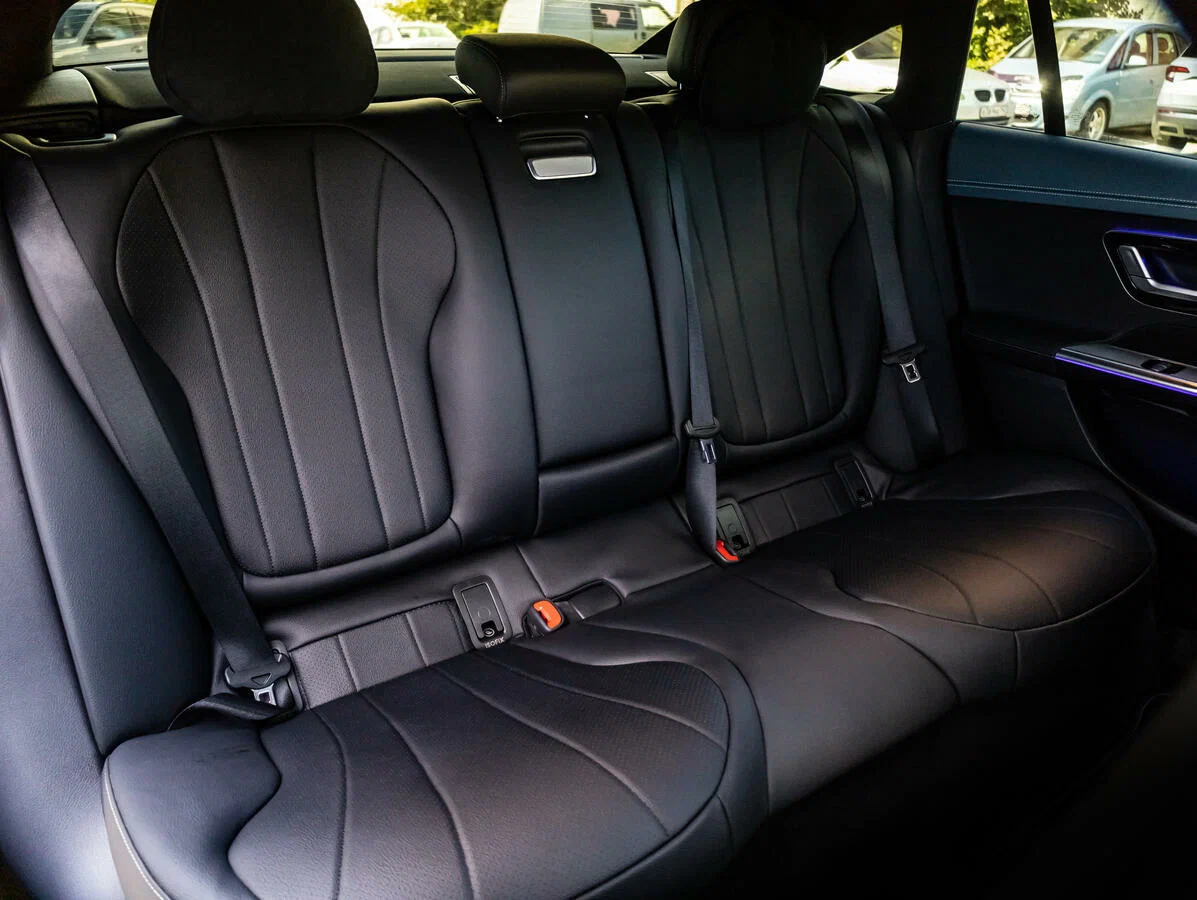 Аренда Mercedes EQE